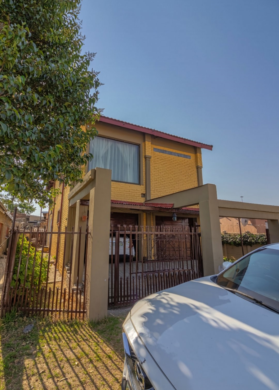 4 Bedroom Property for Sale in Maokeng Free State